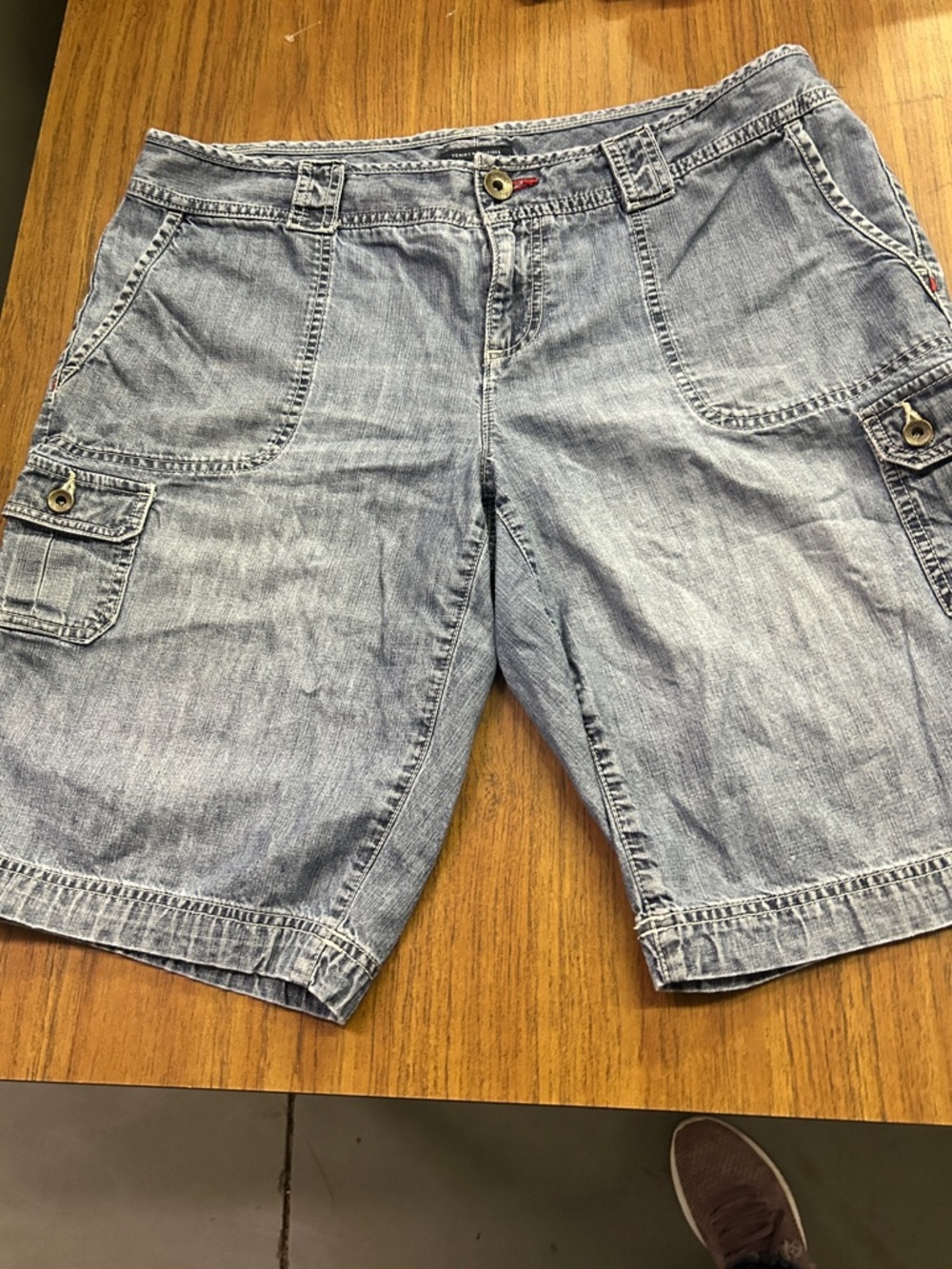 Tommy Hilfiger Womens Washed Blue Slim Straight Jeans with Red Stitching 14 - Picture 2 of 6